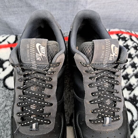 Size 9.5 Men Nike Air Force 1 07 LV8 Black CD0888-001 - Picture 11 of 14